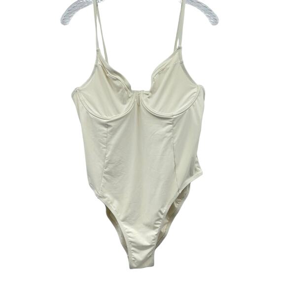 Good American Plus Size Swimsuit Showoff One-Piece Swimwear - Picture 5 of 12